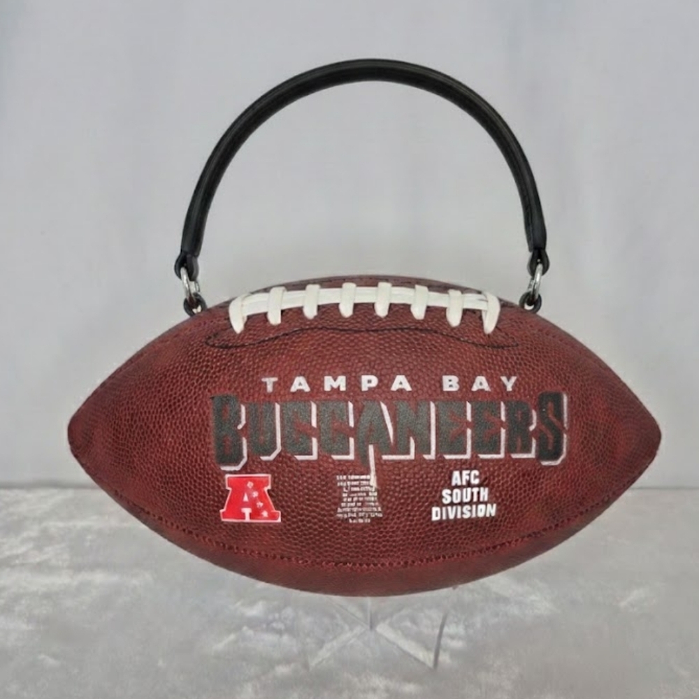TAMPA BAY BUCCANEERS LIMITED EDITION HANDMADE Football Purse (BUCCANEERS) 🏈 - Picture 2 of 5